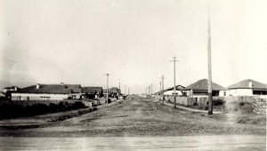 Namoi Street looking south from Sailors Bay Road in 1923.
